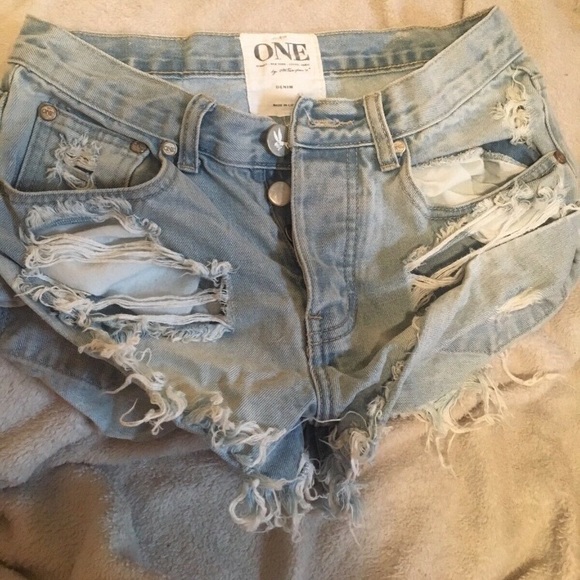 One teaspoon shorts 10/10 condition size 22 or 00 - Picture 1 of 6